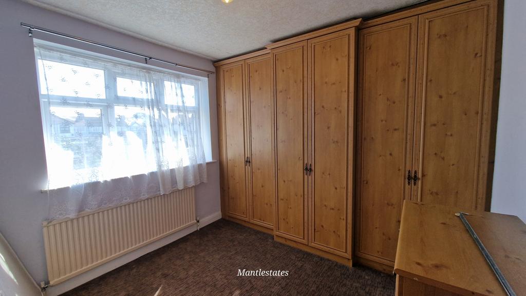 Rear bedroom