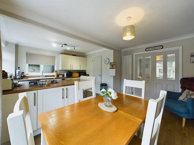 Kitchen/Dining Area