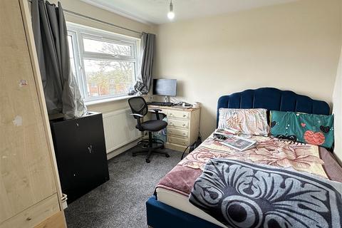 2 bedroom flat for sale, Swale Drive, Northampton NN5