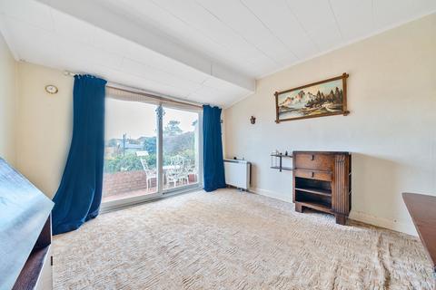6 Albert Road, Capel Le Ferne, Folkestone, CT18 7JY