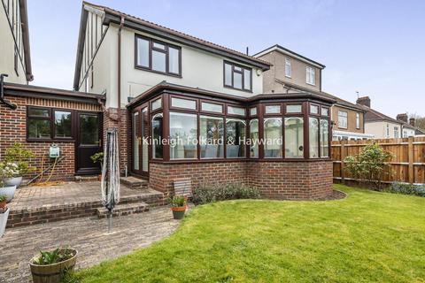 4 bedroom detached house for sale, Briary Gardens, Bromley