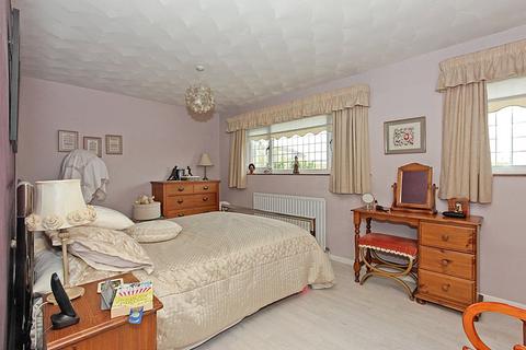 2 bedroom end of terrace house for sale, North Street, Sittingbourne, Kent, ME10