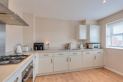 1 bedroom flat for sale, Elizabeth Gardens, Rochford, SS4