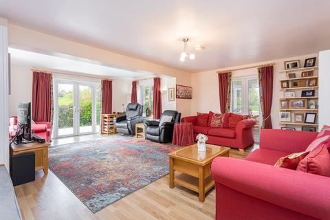 5 bedroom chalet for sale, Maypole Road, East Grinstead RH19