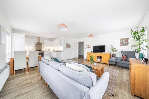 Orchard Farm Avenue, East Molesey, Surrey, KT8