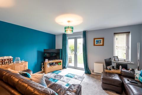 4 bedroom end of terrace house for sale, Canterbury Close, Retford