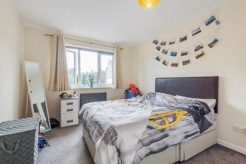 1 bedroom apartment to rent, Wellington Road London SW19