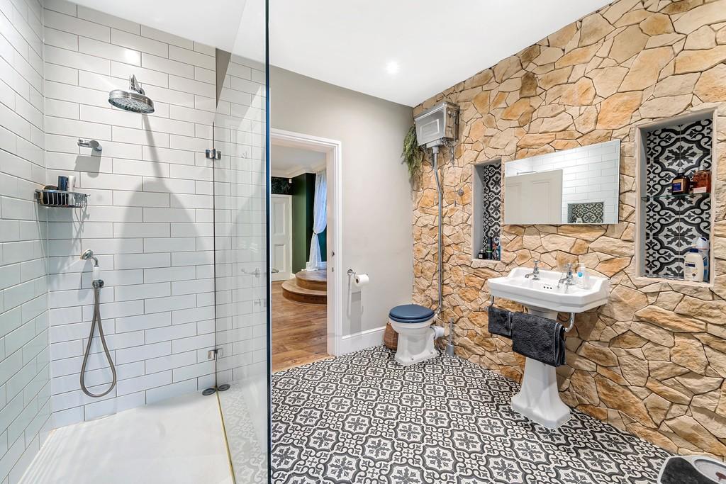 Master Ensuite