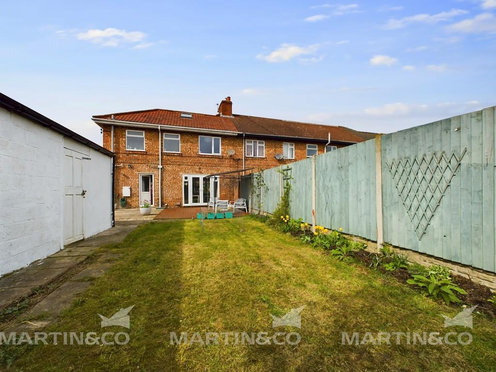 Galway Road, Bircotes 2 bed end of terrace house for sale £150,000