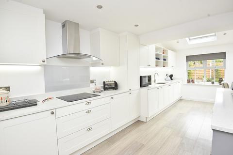 5 Blenheim Way, Harrogate, HG2 9DS