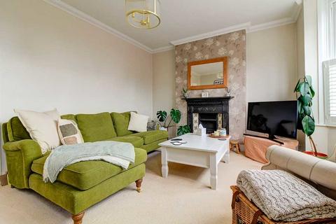 2 bedroom maisonette to rent, Stephens Road, TUNBRIDGE WELLS
