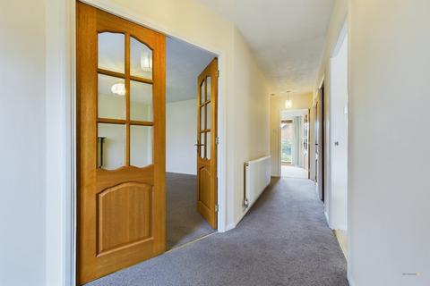 3 Lark Rise, Uttoxeter, ST14 8SZ