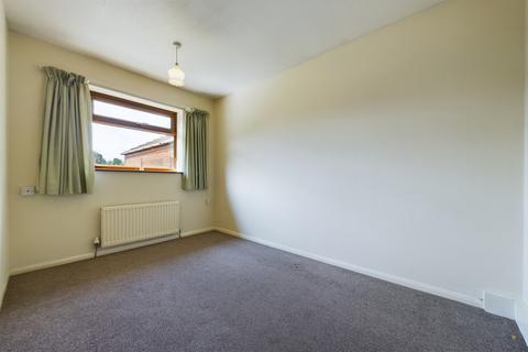 3 Lark Rise, Uttoxeter, ST14 8SZ