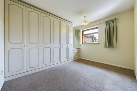 3 Lark Rise, Uttoxeter, ST14 8SZ