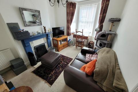 3 bedroom end of terrace house for sale, High Road West, Suffolk IP11