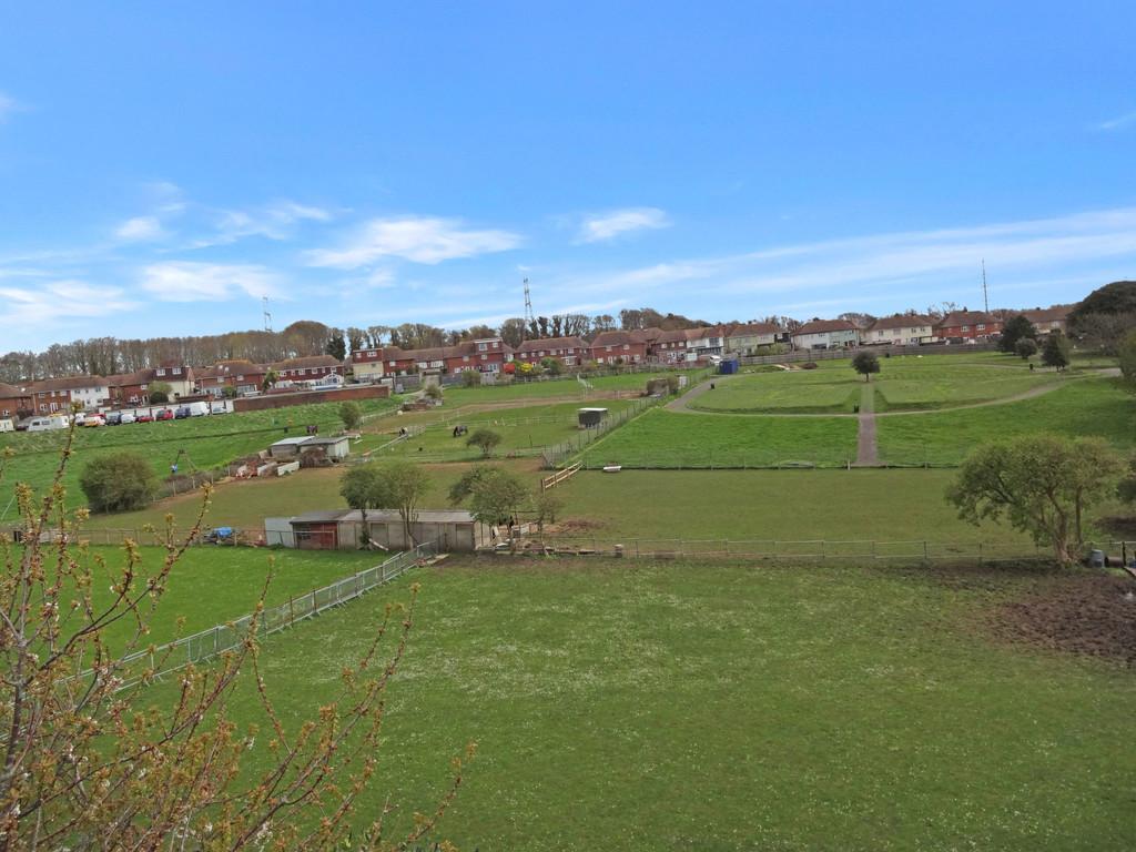 Rear land