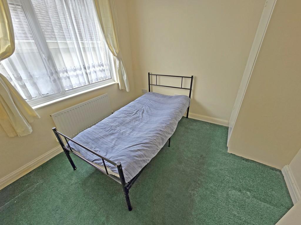 Bed 3 b
