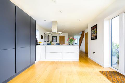 4 bedroom detached house for sale, Larksfield Road, Harrow Hill