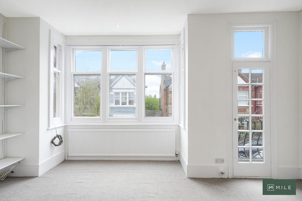 82a Clifford Gardens, First Floor Flat - B30 Uty HE7