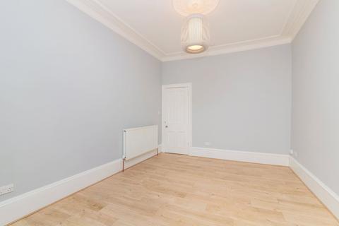 2 bedroom apartment to rent, Deanston Drive, Glasgow