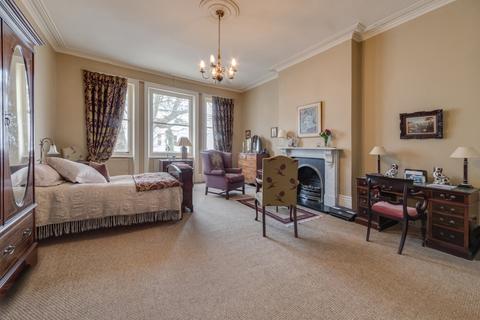 2 bedroom flat for sale, Belsize Park Gardens, Belsize Park, London