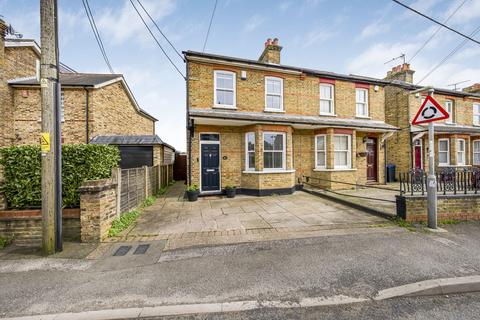 3 bedroom semi-detached house to rent, Swallow Street, Iver SL0