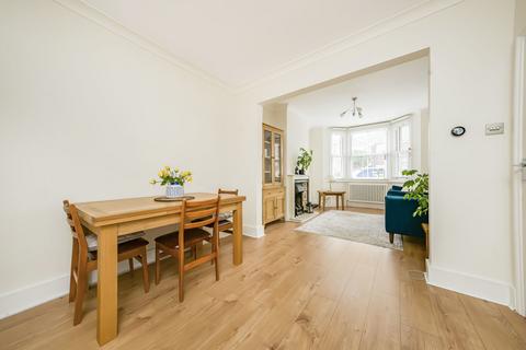3 bedroom semi-detached house to rent, Swallow Street, Iver SL0