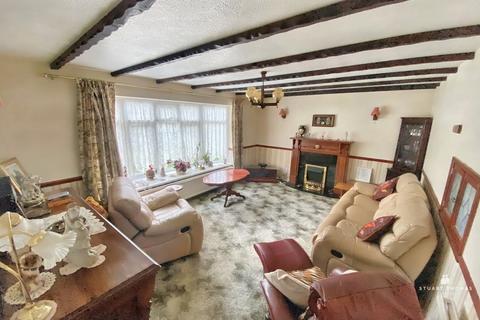 3 bedroom detached house for sale, The Chase, Thundersley