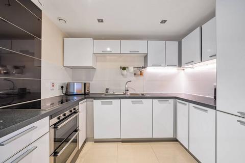3 bedroom flat to rent, Agate Close, Park Royal, London, NW10