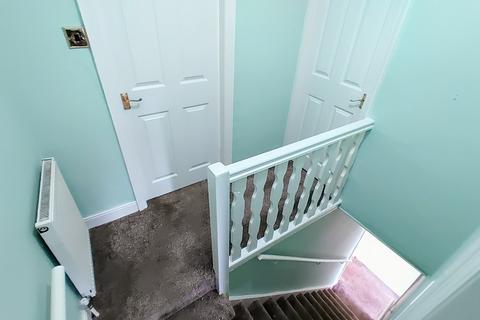 21 Ashmount, Clayton, Bradford, BD14 6HL