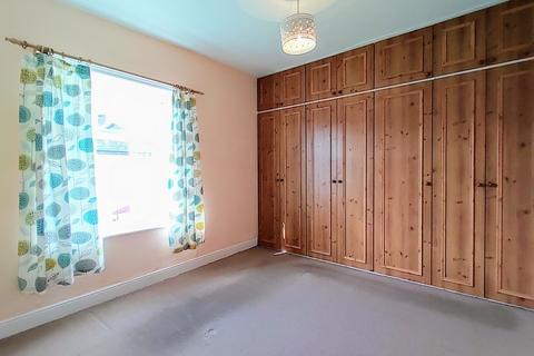 21 Ashmount, Clayton, Bradford, BD14 6HL