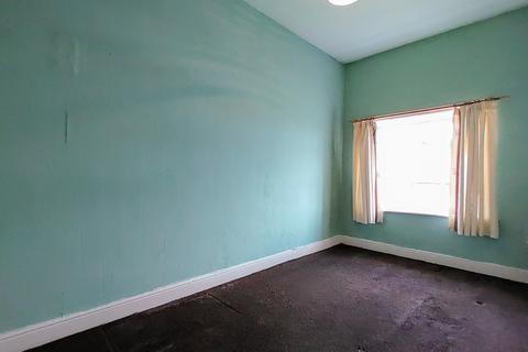 21 Ashmount, Clayton, Bradford, BD14 6HL