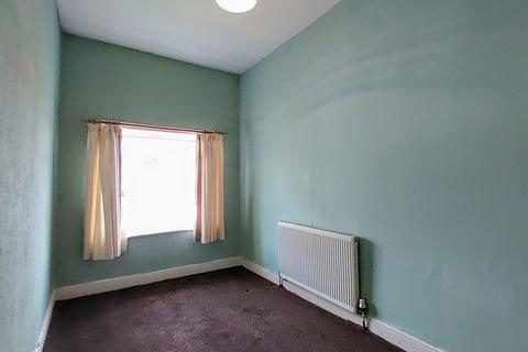 21 Ashmount, Clayton, Bradford, BD14 6HL