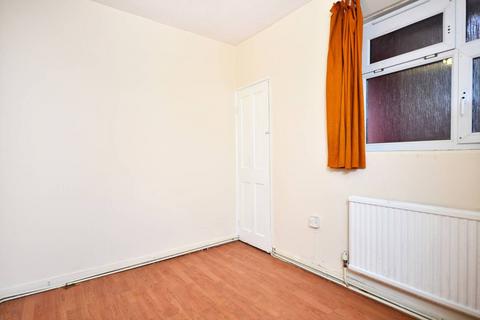 3 bedroom flat to rent, Homerton Road, Homerton, London, E9