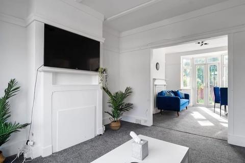 3 bedroom terraced house for sale, Selborne Gardens, London, NW4