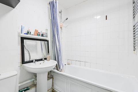 1 bedroom flat for sale, Brassett Point, Stratford, London, E15