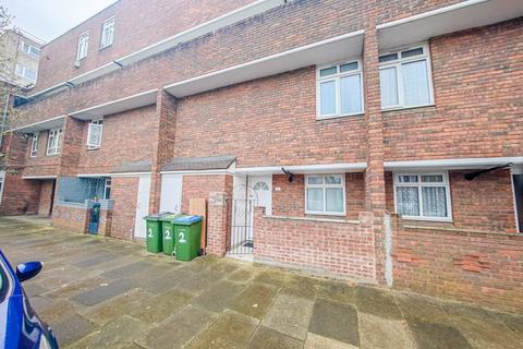 3 bedroom maisonette for sale, Booth Close, Central Thamesmead