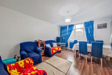 2 Booth Close, London, SE28 8BW