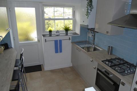 3 bedroom terraced house to rent, West Street, Penryn TR10