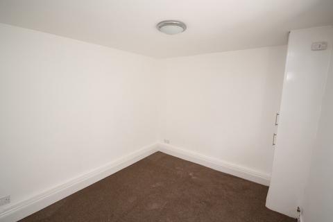 2 bedroom flat to rent, Langton Terrace, Falmouth TR11
