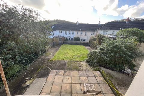 3 bedroom terraced house to rent, Saracen Crescent, Penryn TR10