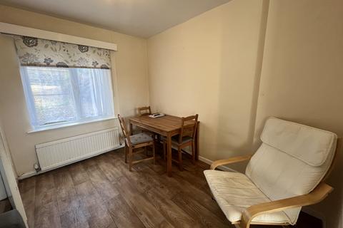 3 bedroom terraced house to rent, Saracen Crescent, Penryn TR10
