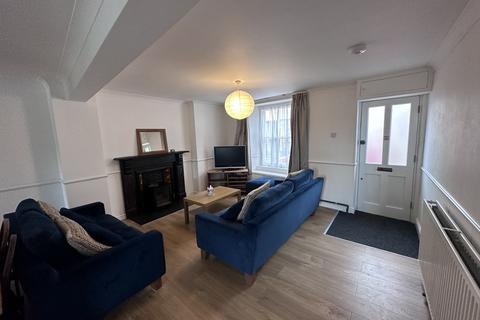 3 bedroom terraced house to rent, West Street, Penryn TR10