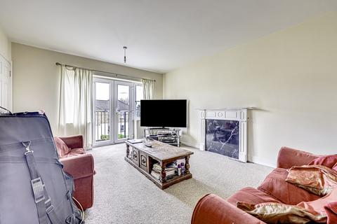 2 bedroom apartment for sale, Station Approach, Hockley