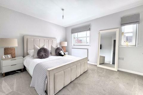 104 Wheatmoor Road, Sutton Coldfield, B75 7JS