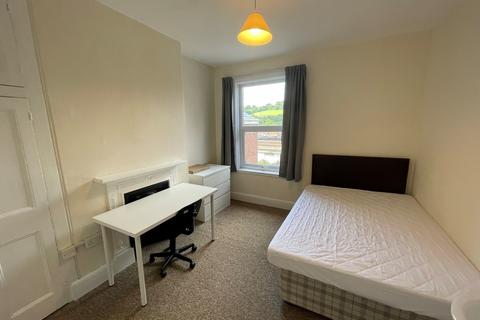 5 bedroom terraced house to rent, Cowley Bridge Road, Exeter EX4