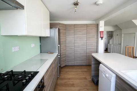 6 bedroom semi-detached house to rent, Marypole Road, Exeter EX4
