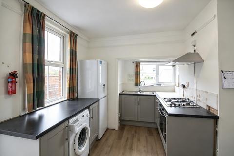 4 bedroom terraced house to rent, Edgerton Park Road, Exeter EX4