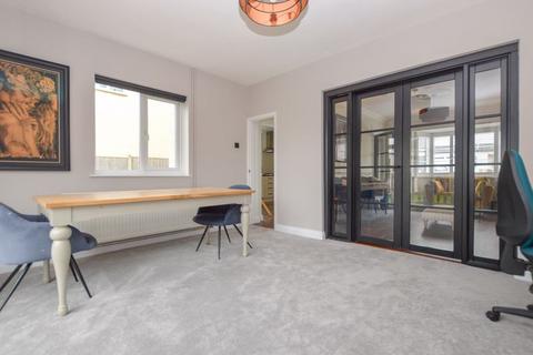 3 bedroom semi-detached house for sale, Drift Avenue, Stamford