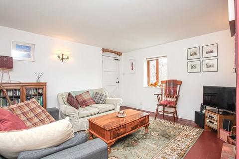 2 bedroom cottage for sale, Main Street, Hanwell